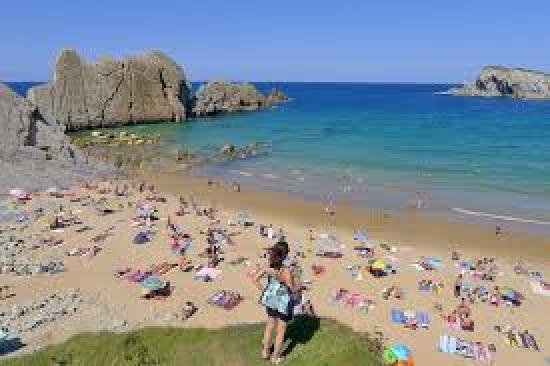 Photograph of Heading For The Sun? - Quarantine Rules Lifted For Spain