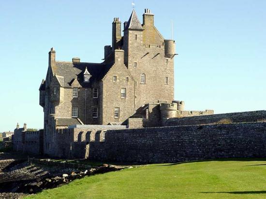 Photograph of Owner Of Ackergill Tower Donates £40,000 To Pulteney Centre