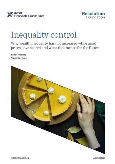 Photograph of Rising Interest Rates Have Shrunk The Wealth Gaps Between Typical Young And Older Households By £86,000