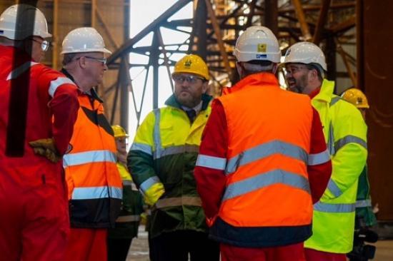 Photograph of Scottish Secretary Welcomes Harland & Wolff Buy Out