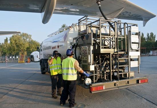 Photograph of Why your holiday flight is still not being powered by sustainable aviation fuel