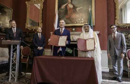 Photograph of UK and Gulf strike historic multi-billion-pound trade deal 