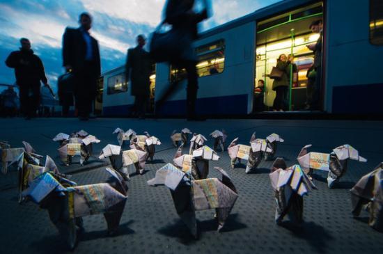 Photograph of Hundreds of £10 Origami 'Dogs' Let Loose for People to Find - Watch Out For £10 Dogs